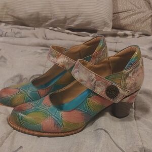Blue Multi Floral Mary Jane Heels with Block Heel